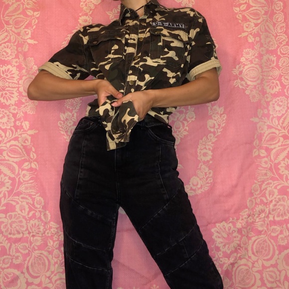 Camo button up. - Picture 1 of 3
